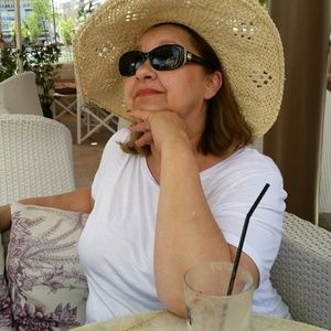 Meet your Posher, Dana